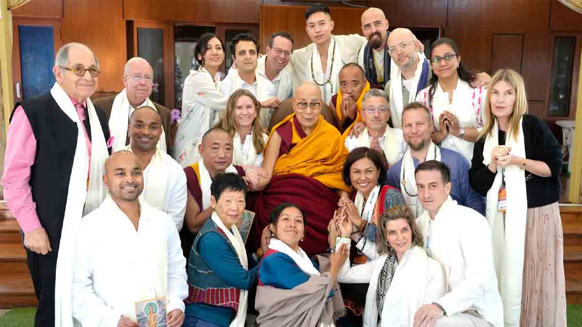 སྨོན་ལམ་མེ་ལོང་གསར་ཤོས་དེ་༸གོང་ས་མཆོག་ལ་སྤྱན་འབུལ་ཞུས་པ།
